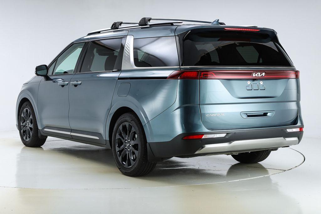 used 2023 Kia Carnival car, priced at $33,281