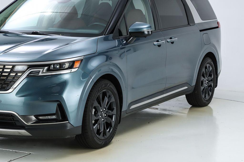 used 2023 Kia Carnival car, priced at $33,281