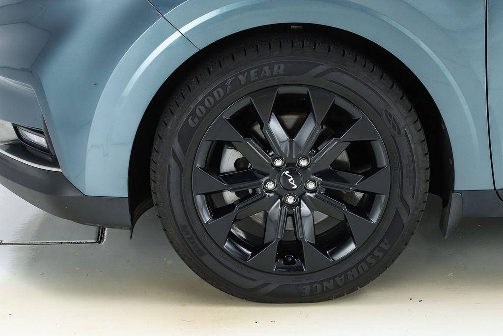 used 2023 Kia Carnival car, priced at $33,281