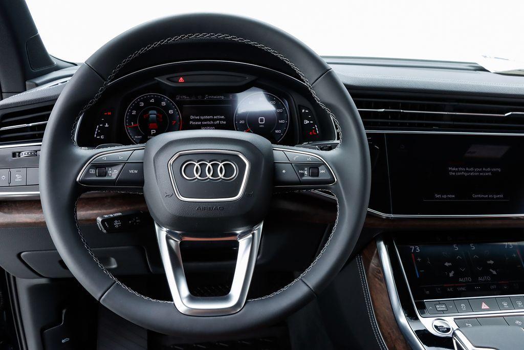 new 2025 Audi Q7 car, priced at $71,305