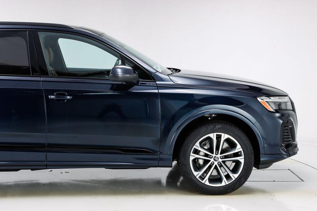 new 2025 Audi Q7 car, priced at $71,305