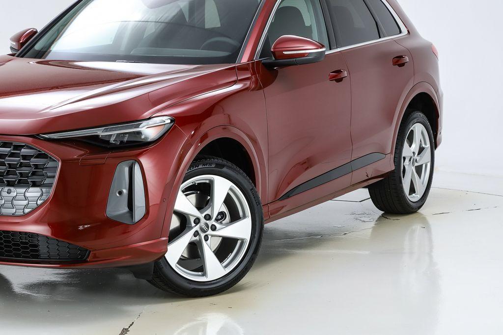 new 2025 Audi Q5 car, priced at $61,300