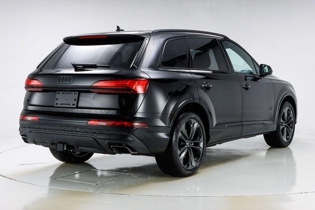 new 2025 Audi Q7 car, priced at $78,030