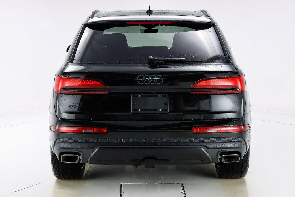 new 2025 Audi Q7 car, priced at $78,030