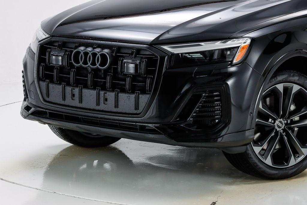 new 2025 Audi Q7 car, priced at $78,030