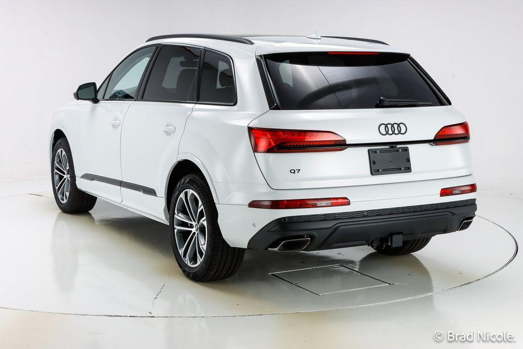 new 2025 Audi Q7 car, priced at $71,455