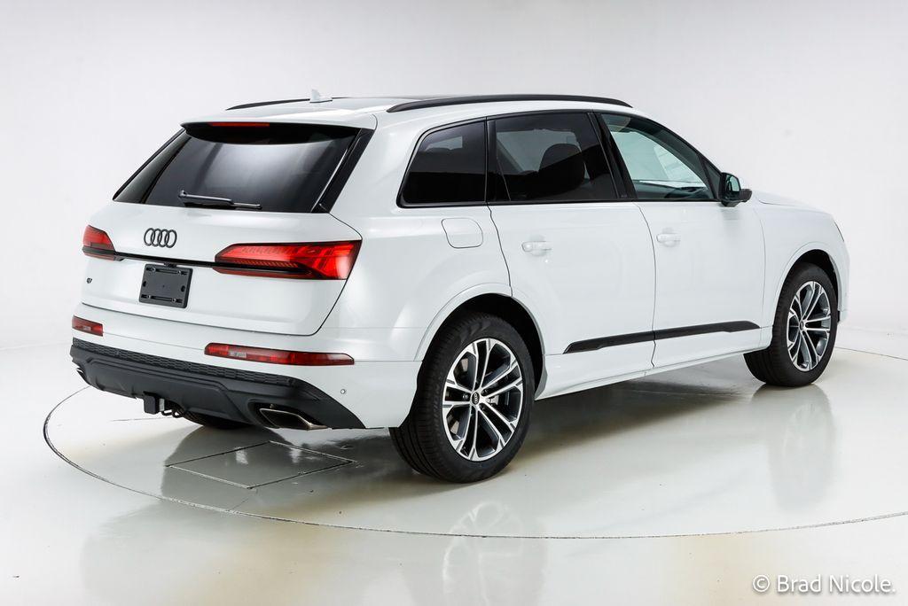 new 2025 Audi Q7 car, priced at $71,455