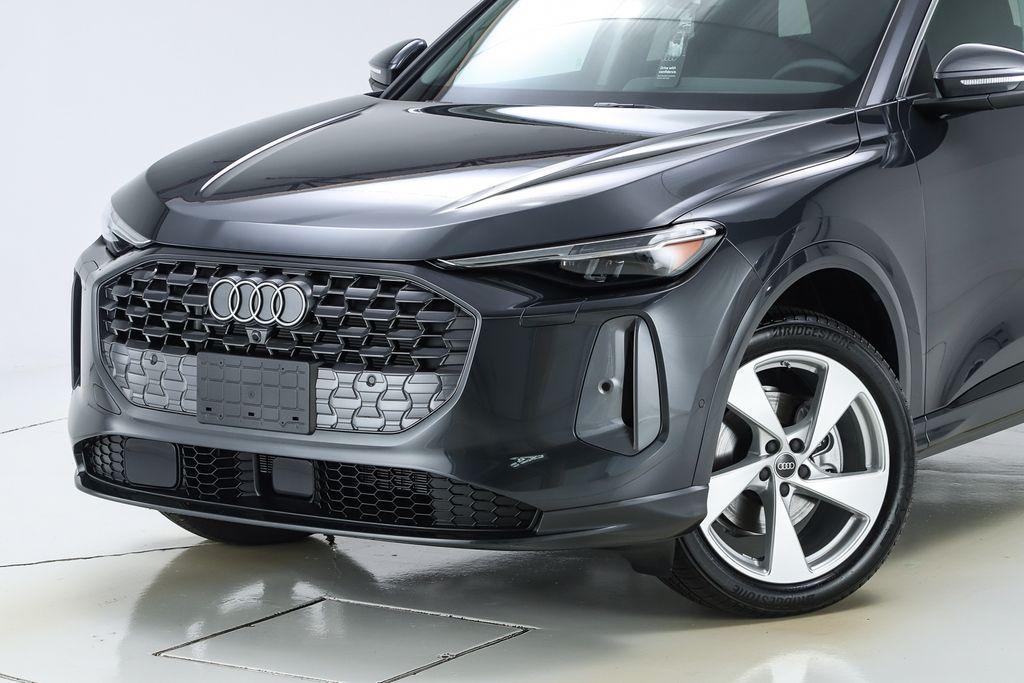 new 2025 Audi Q5 car, priced at $61,300