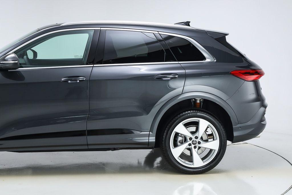 new 2025 Audi Q5 car, priced at $61,300