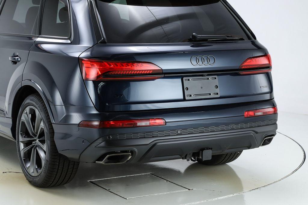 new 2026 Audi Q7 car, priced at $78,140