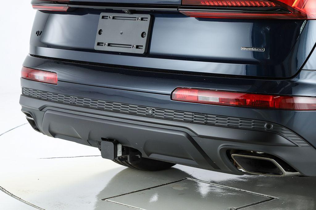 new 2026 Audi Q7 car, priced at $78,140