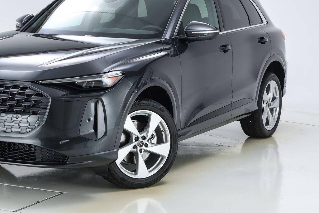 new 2025 Audi Q5 car, priced at $61,300