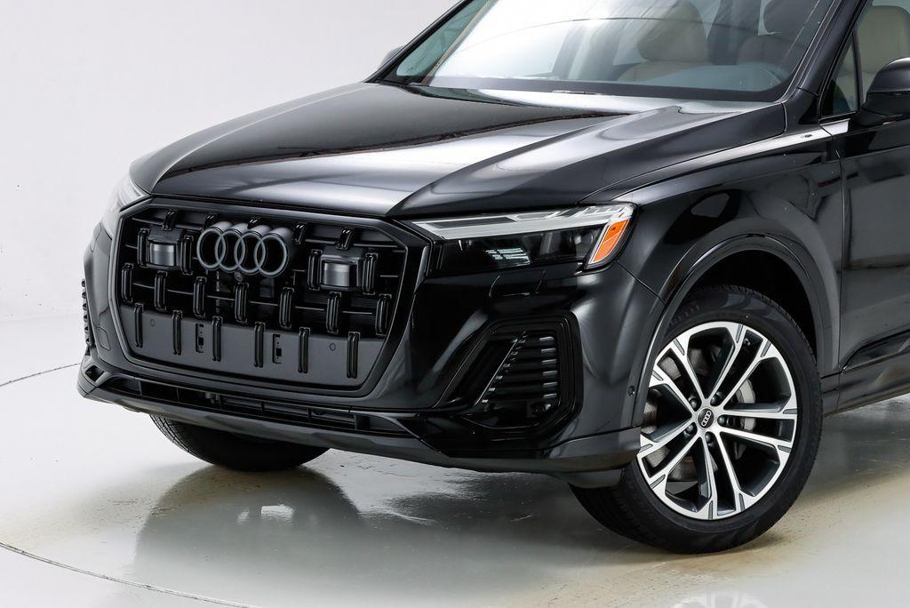 new 2025 Audi Q7 car, priced at $71,305