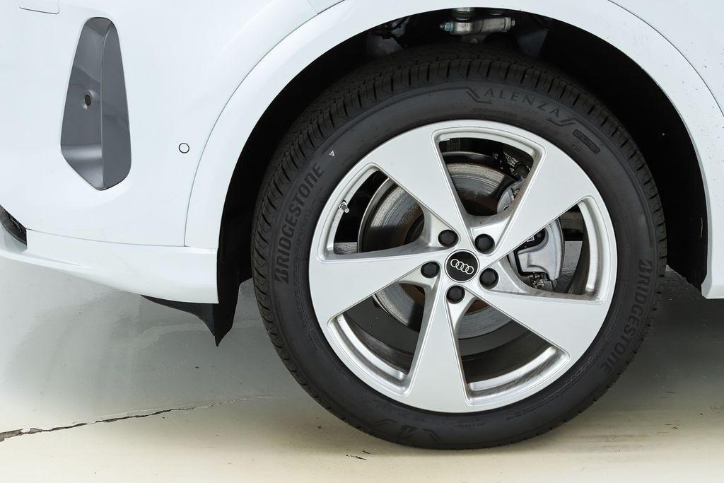 new 2025 Audi Q5 car, priced at $62,080