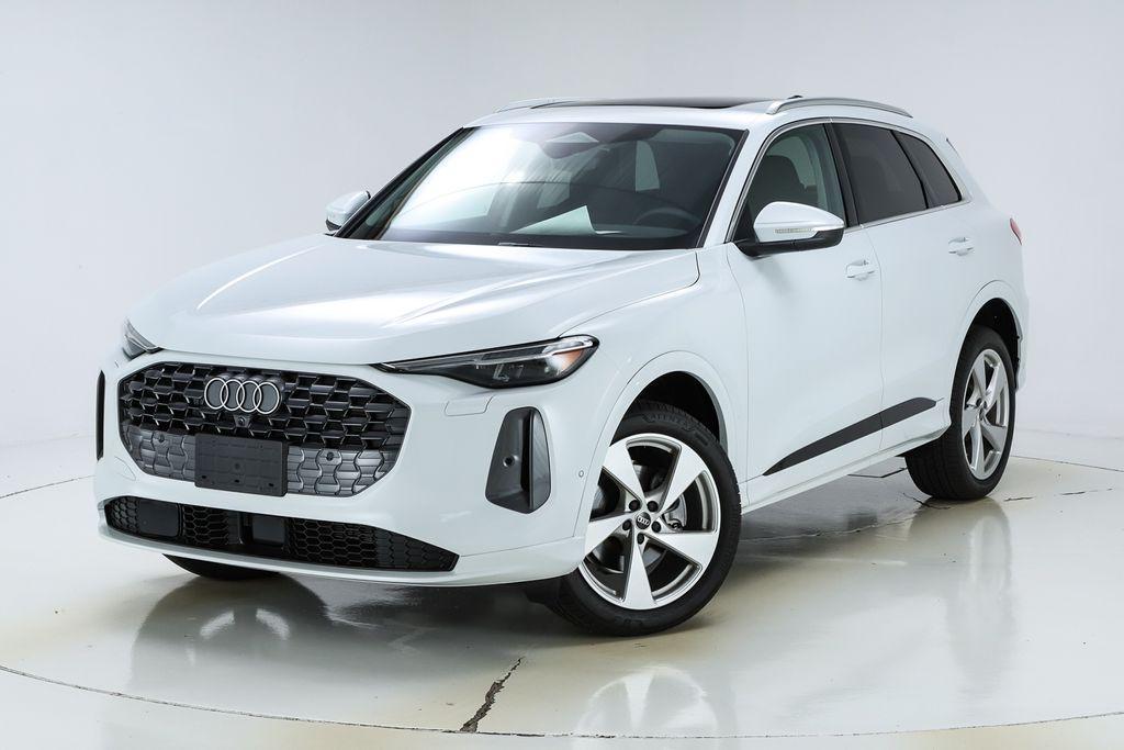 new 2025 Audi Q5 car, priced at $62,080