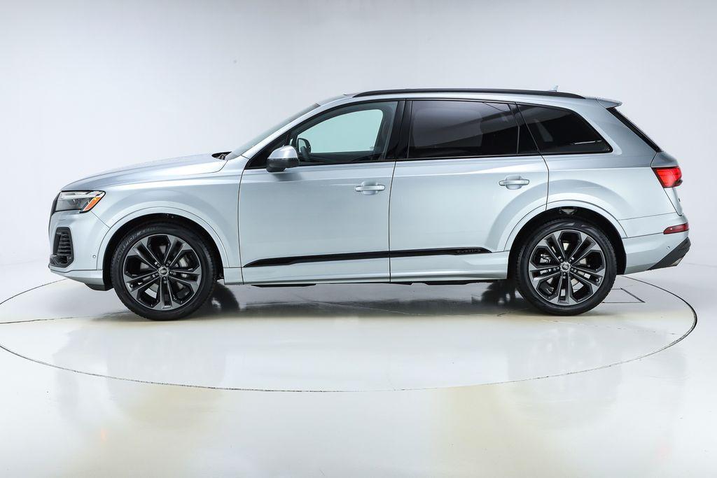 new 2025 Audi Q7 car, priced at $77,305