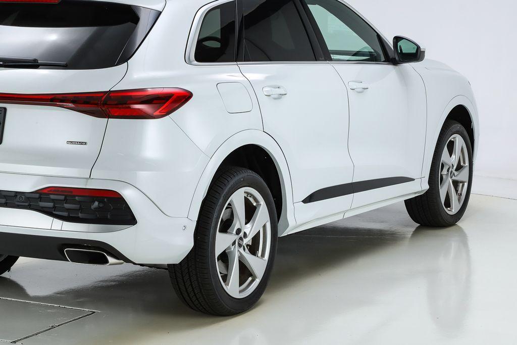 new 2025 Audi Q5 car, priced at $61,300