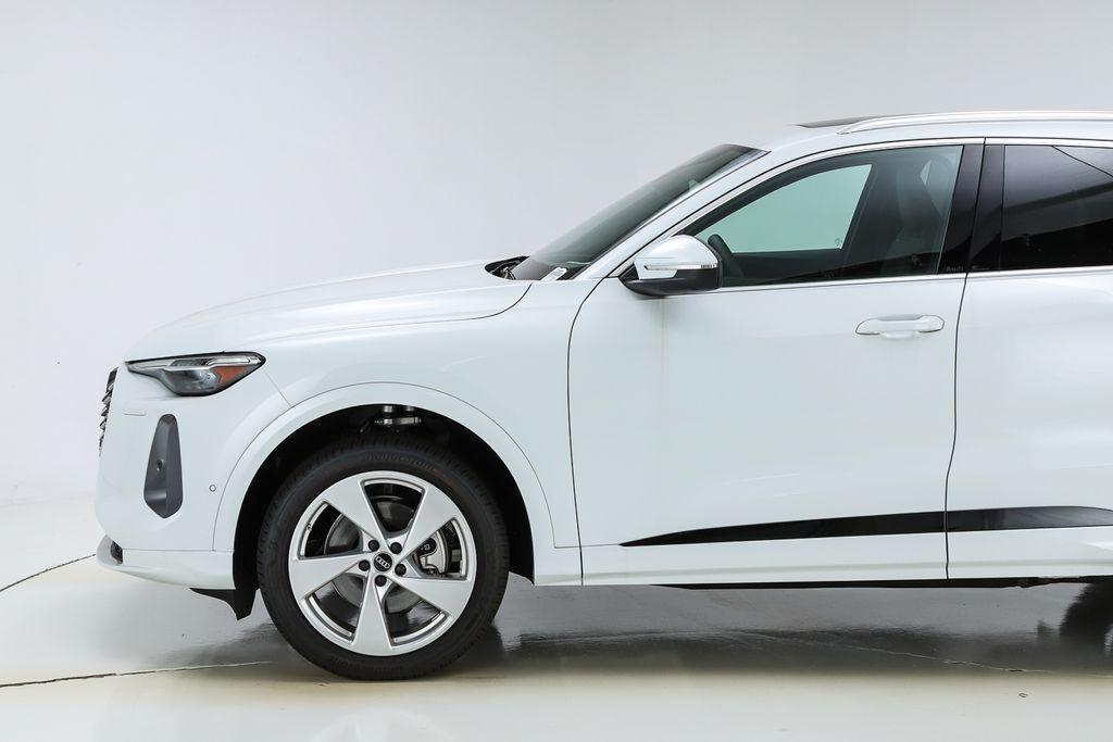 new 2025 Audi Q5 car, priced at $61,300