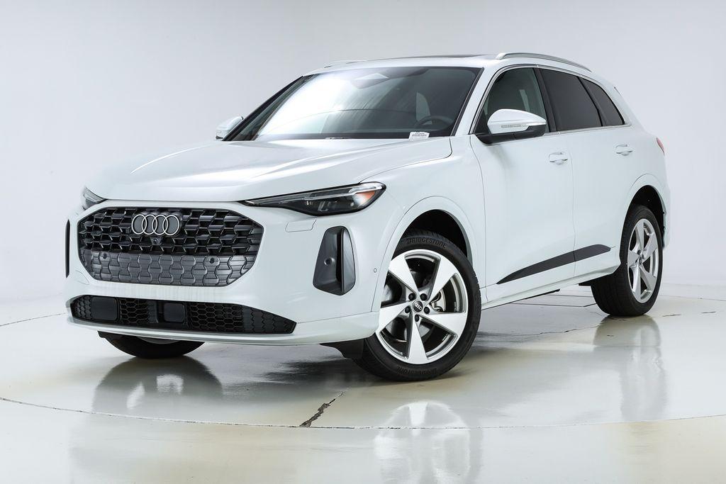 new 2025 Audi Q5 car, priced at $61,300