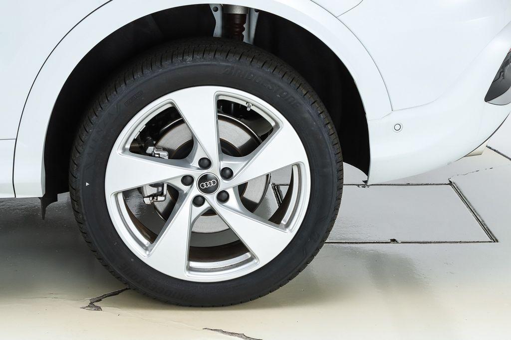 new 2025 Audi Q5 car, priced at $61,300