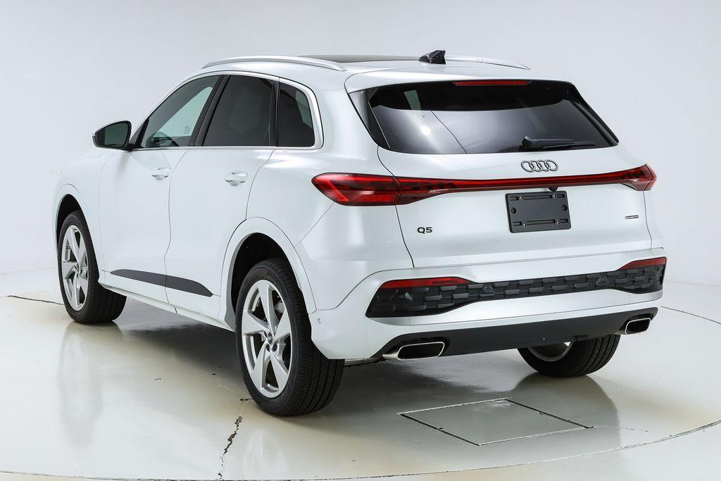 new 2025 Audi Q5 car, priced at $61,300