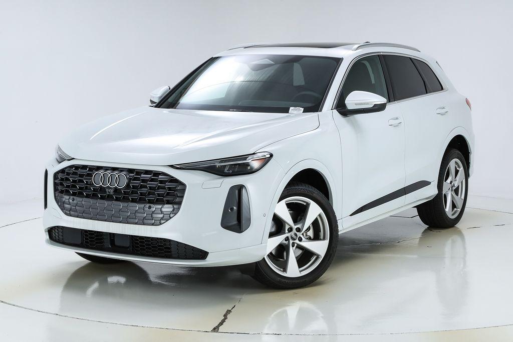 new 2025 Audi Q5 car, priced at $61,300