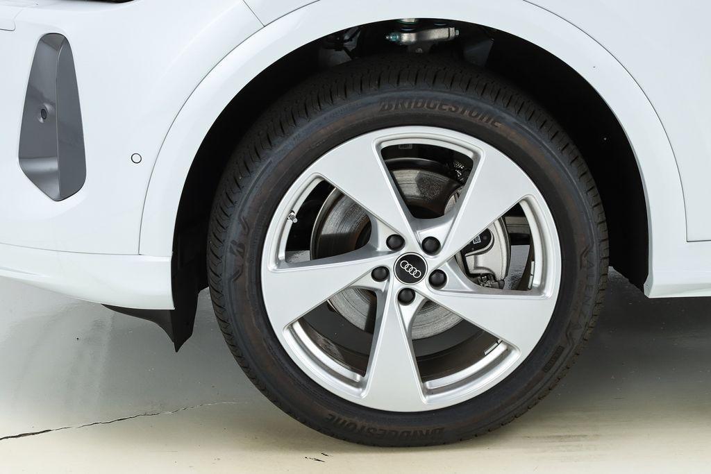 new 2025 Audi Q5 car, priced at $61,300