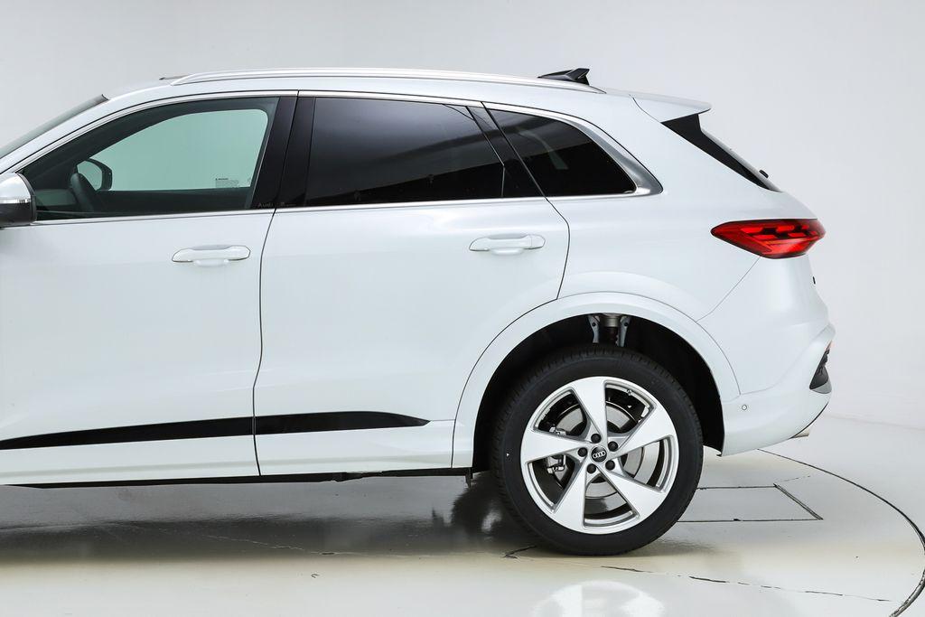 new 2025 Audi Q5 car, priced at $61,300
