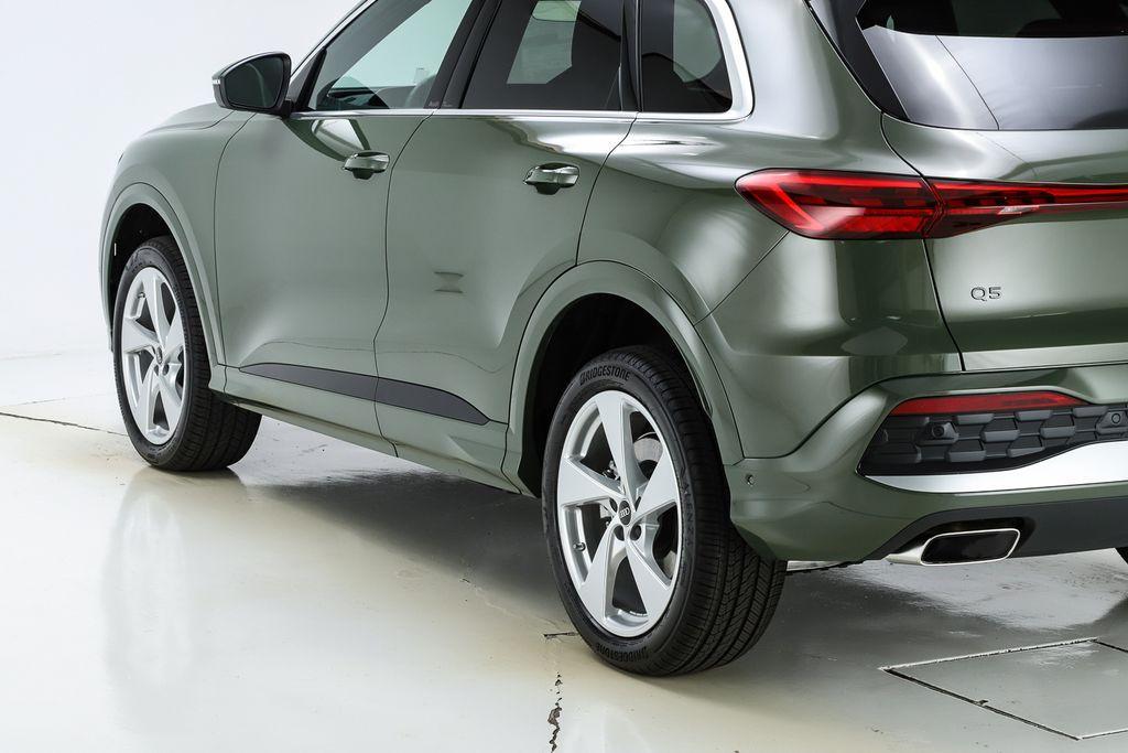 new 2025 Audi Q5 car, priced at $61,300