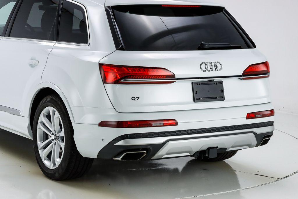 used 2025 Audi Q7 car, priced at $76,574