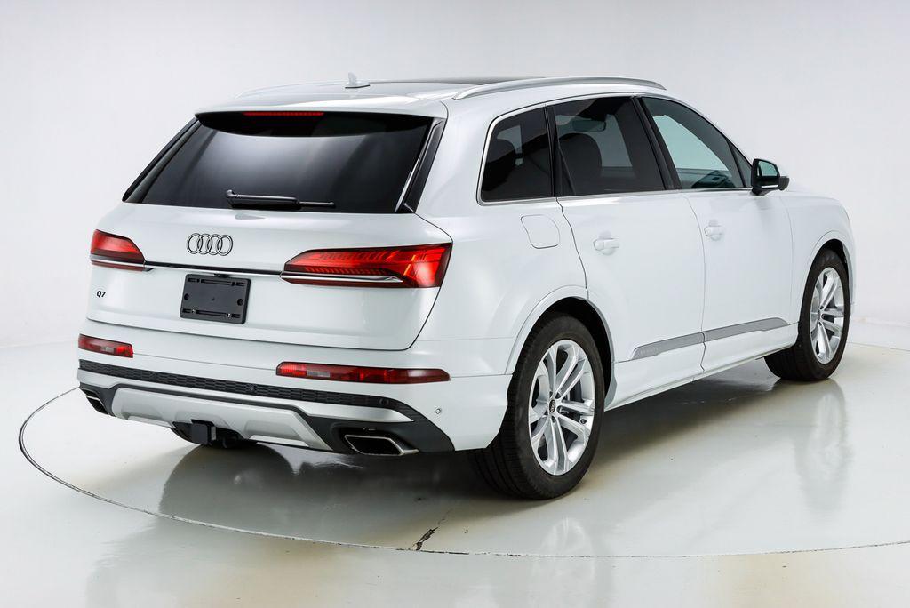 used 2025 Audi Q7 car, priced at $76,574