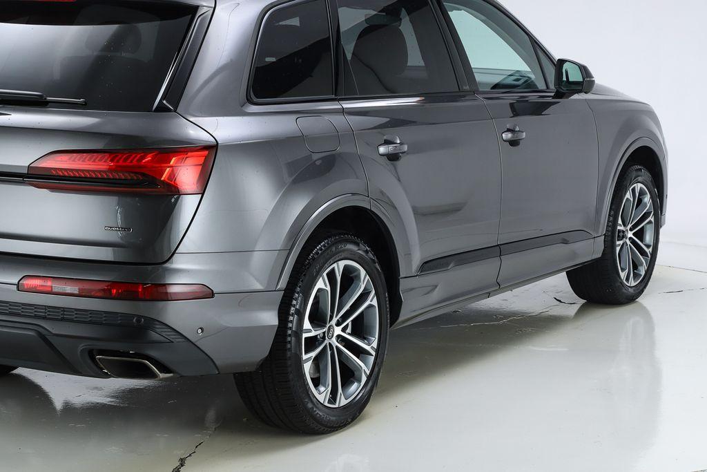 used 2025 Audi Q7 car, priced at $55,546