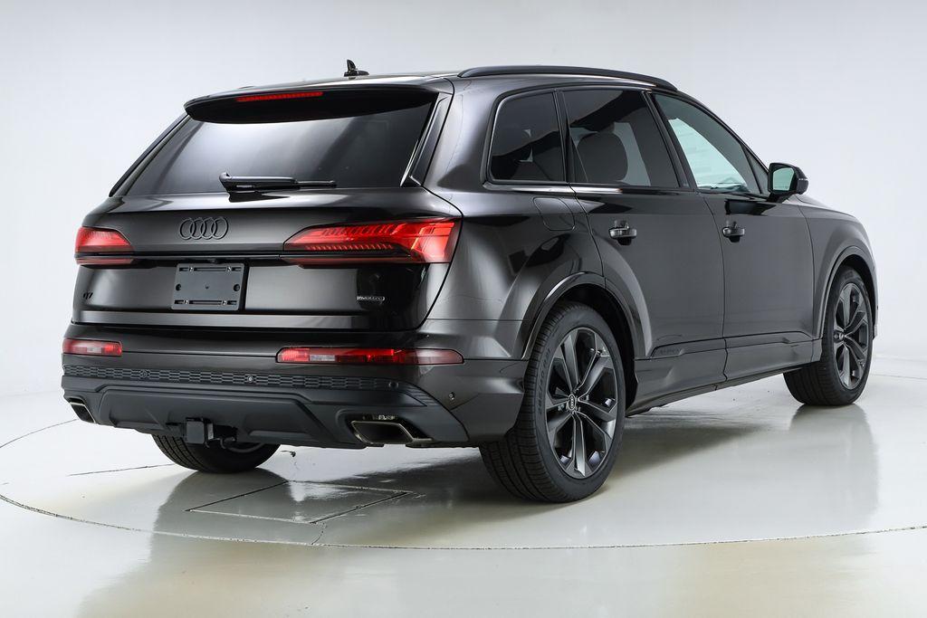 new 2025 Audi Q7 car, priced at $77,305