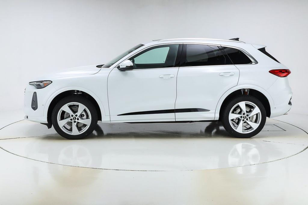 new 2025 Audi Q5 car, priced at $61,300
