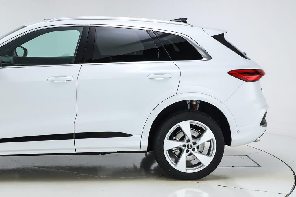 new 2025 Audi Q5 car, priced at $61,300