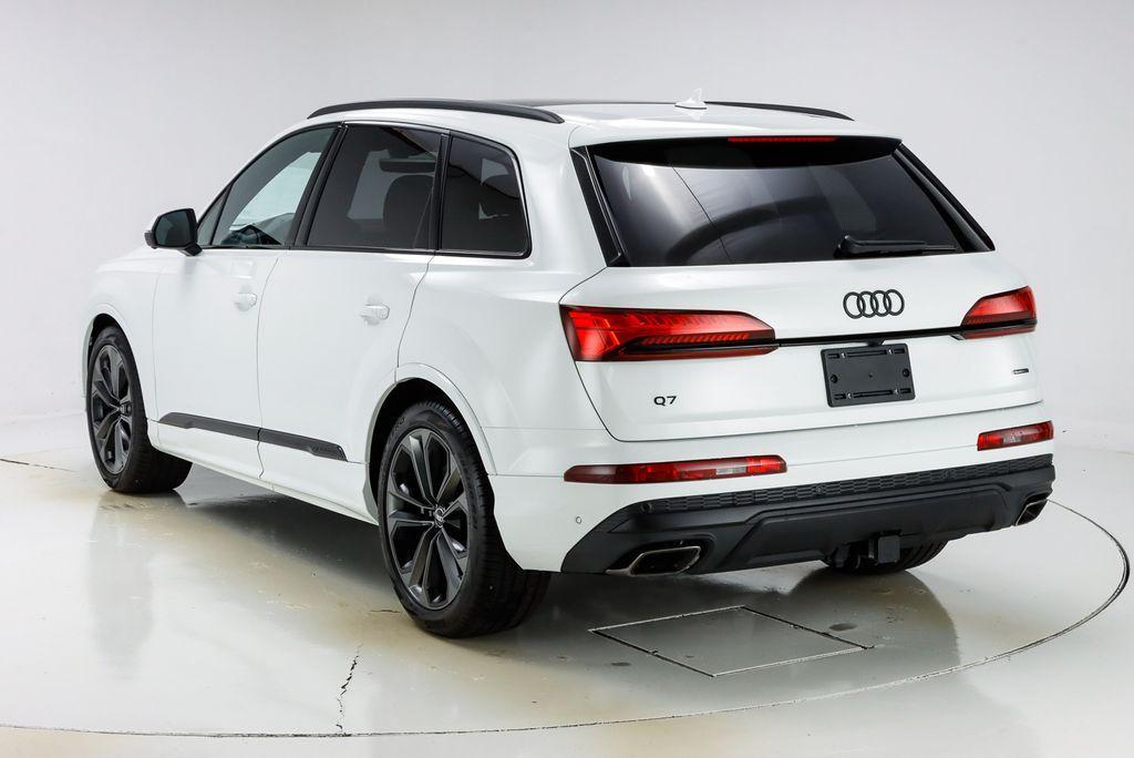 new 2025 Audi Q7 car, priced at $86,935