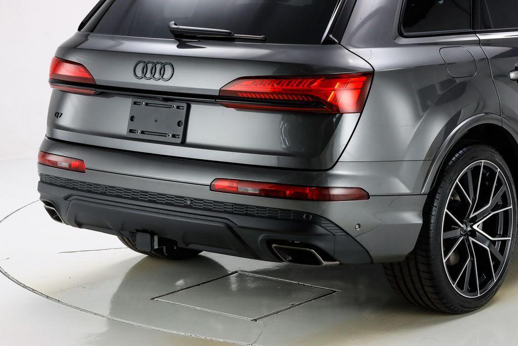 new 2025 Audi Q7 car, priced at $86,600