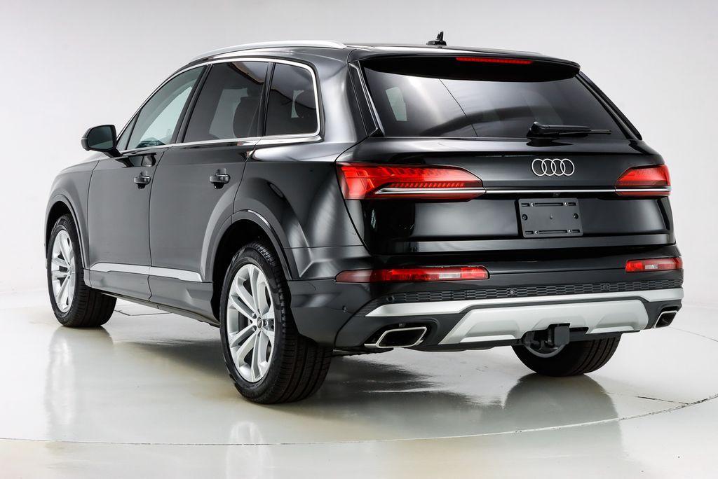 new 2025 Audi Q7 car, priced at $75,655