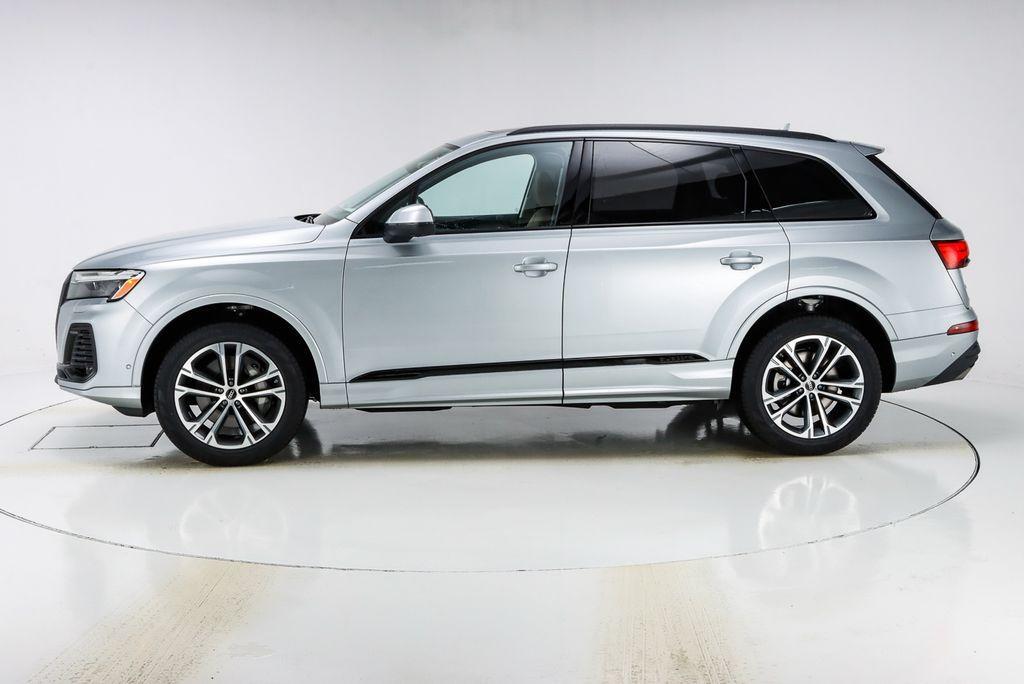 new 2025 Audi Q7 car, priced at $71,305