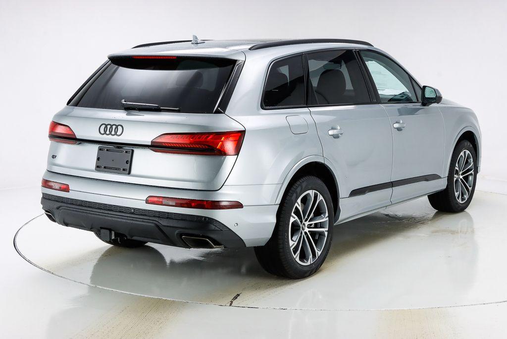 new 2025 Audi Q7 car, priced at $71,305