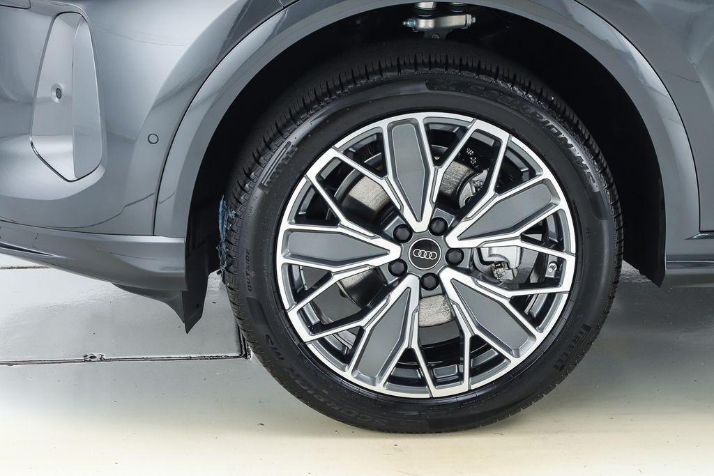 new 2025 Audi Q5 car, priced at $61,950