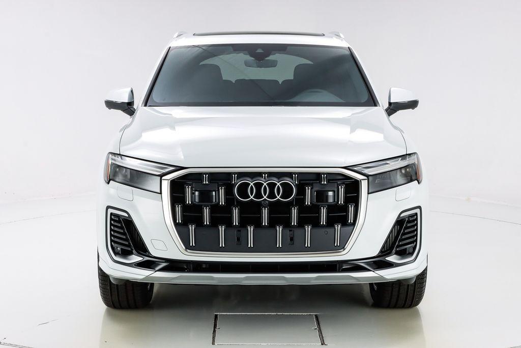 new 2025 Audi Q7 car, priced at $75,555