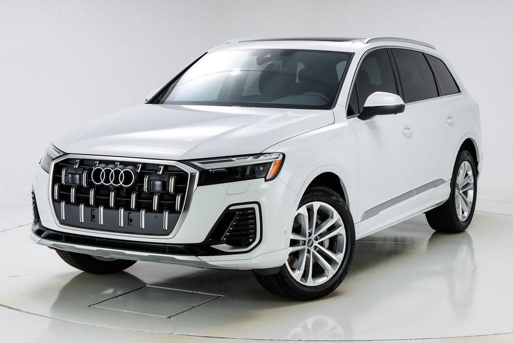 new 2025 Audi Q7 car, priced at $75,555