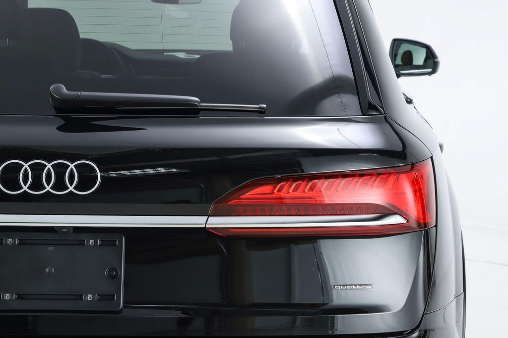 new 2025 Audi Q7 car, priced at $77,080