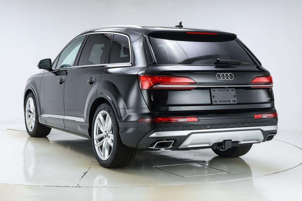 new 2025 Audi Q7 car, priced at $77,080