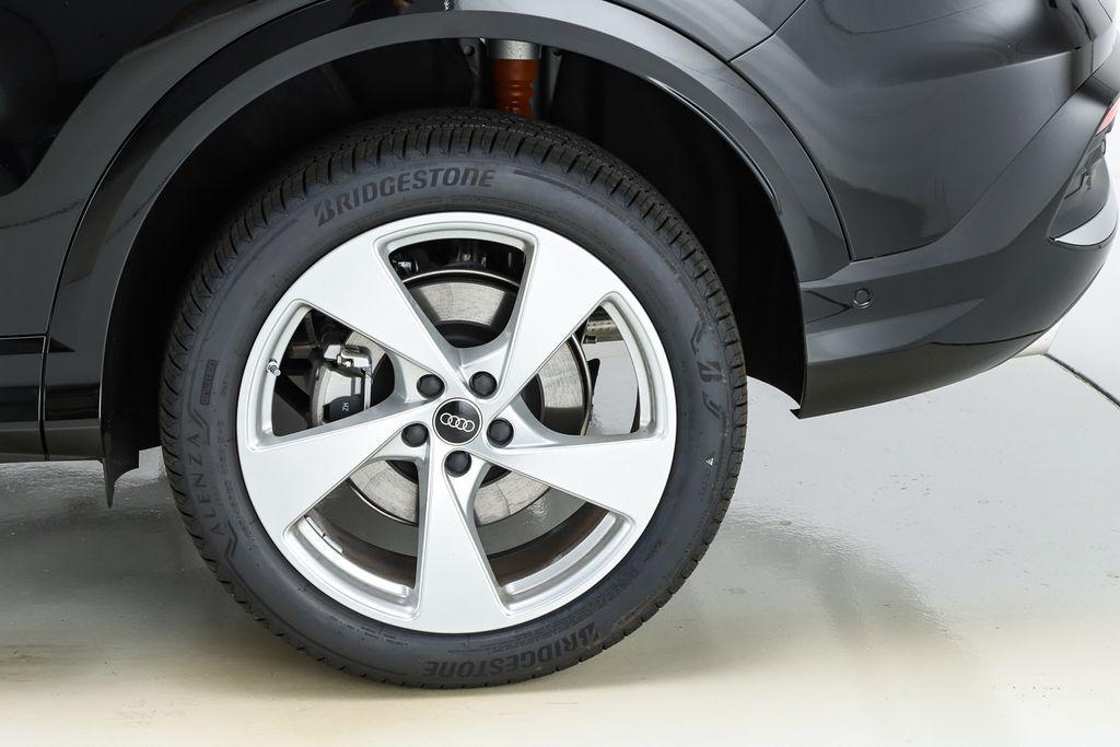 new 2025 Audi Q5 car, priced at $61,300