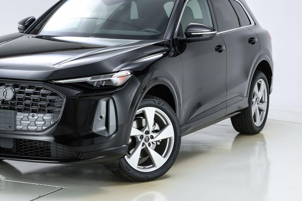 new 2025 Audi Q5 car, priced at $61,300