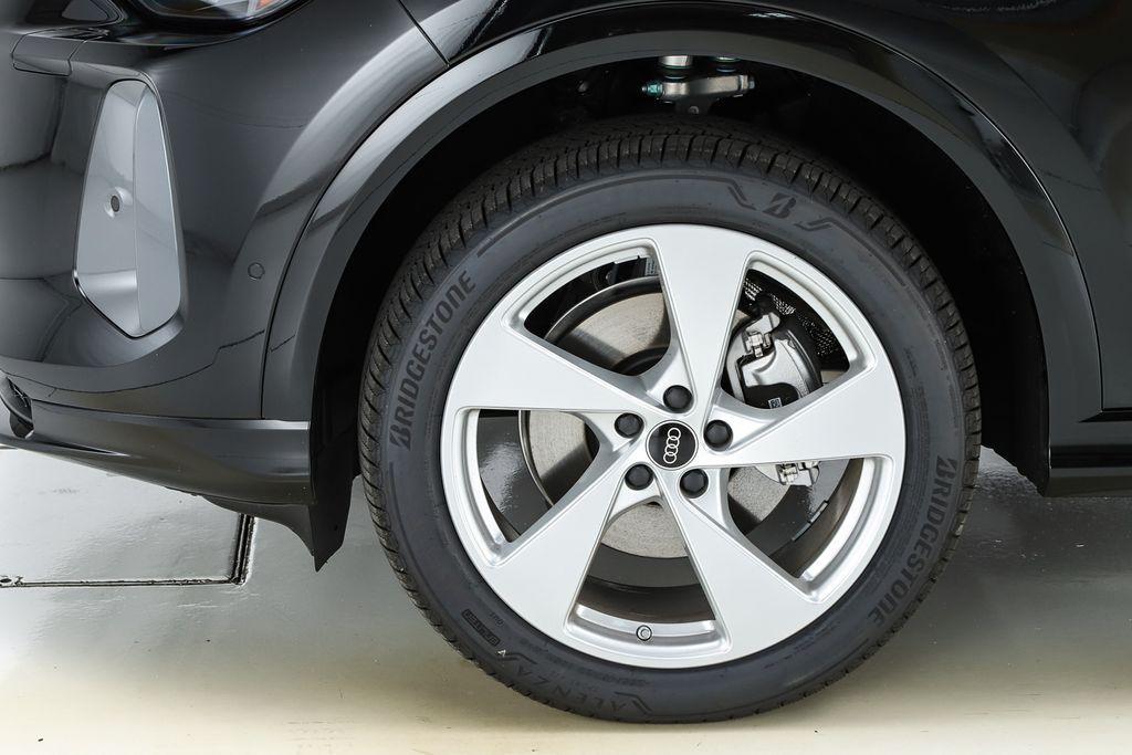 new 2025 Audi Q5 car, priced at $61,300