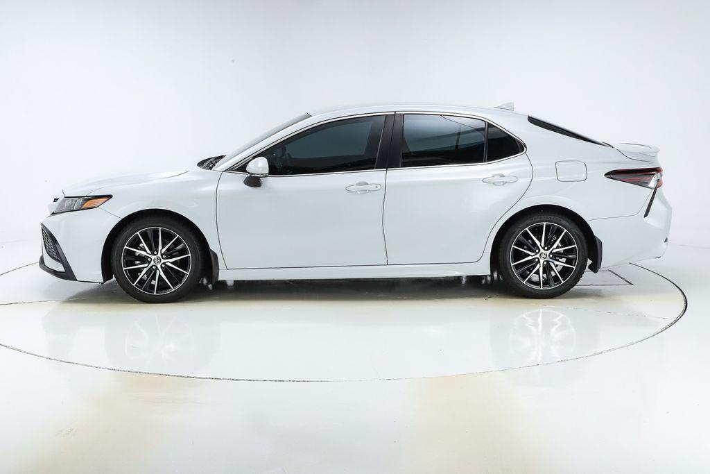 used 2022 Toyota Camry Hybrid car, priced at $25,659