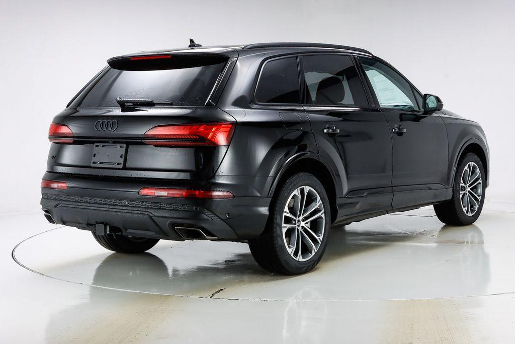 new 2025 Audi Q7 car, priced at $71,455